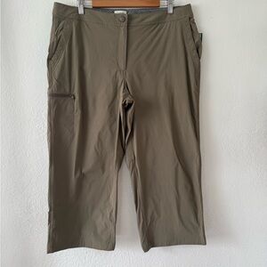 L.L. Bean Taupe New Women’s Crop Cargo Pants Size 16 UPF 50+